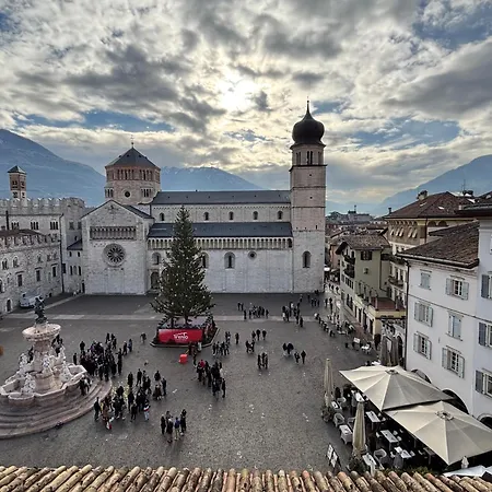 公寓 Attico Sul Duomo 特伦托